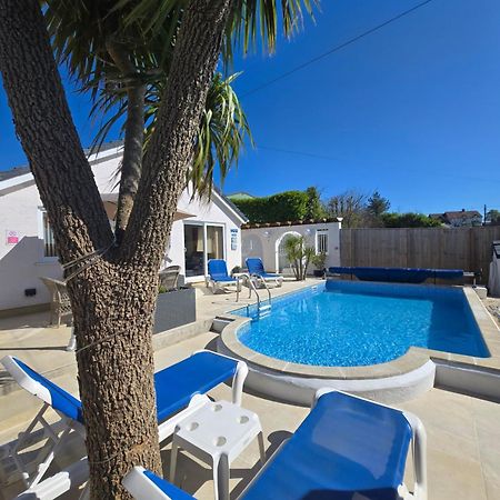 Family Bungalow With Private Pool Kilgetty Kültér fotó