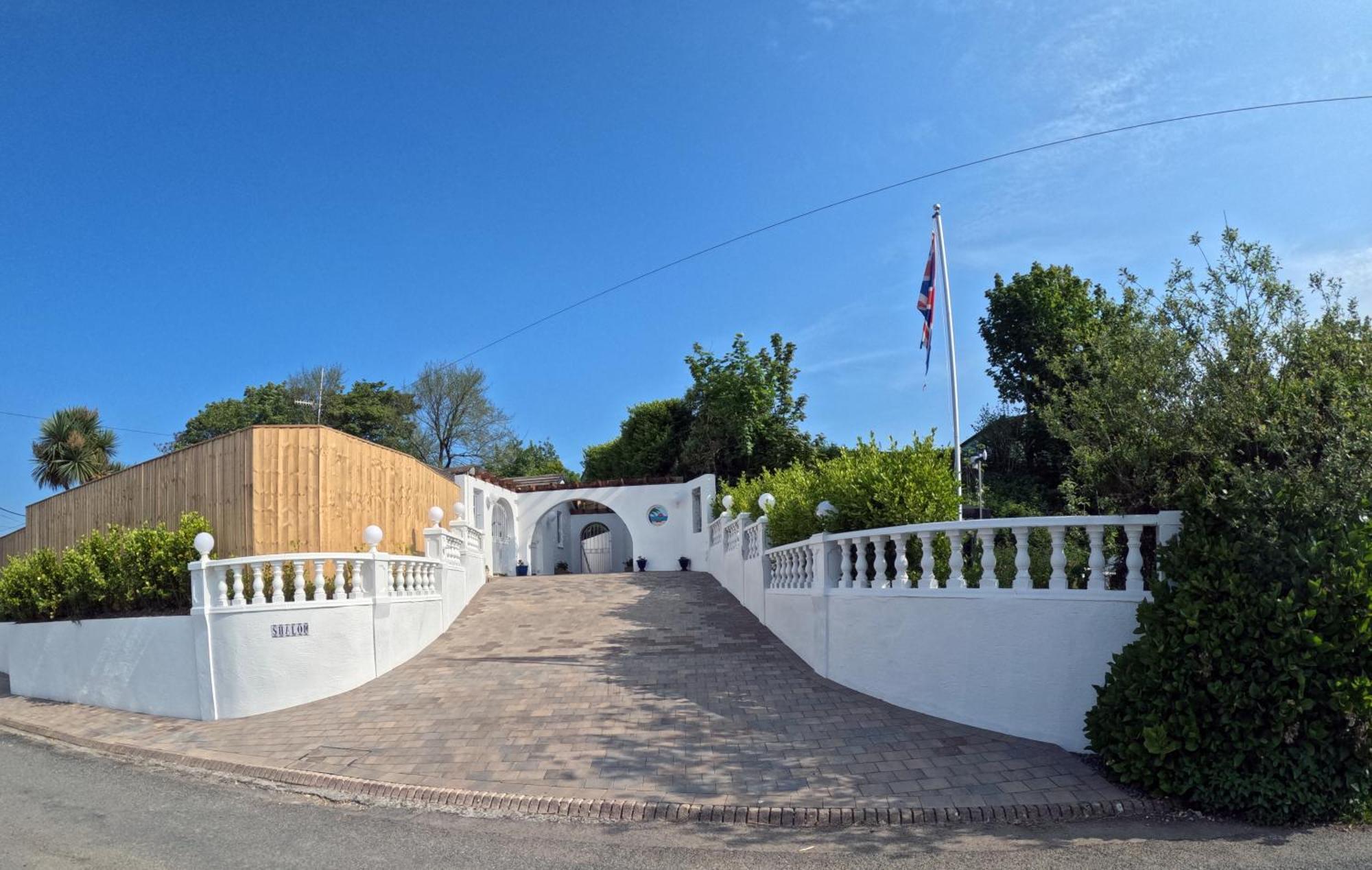 Family Bungalow With Private Pool Kilgetty Kültér fotó